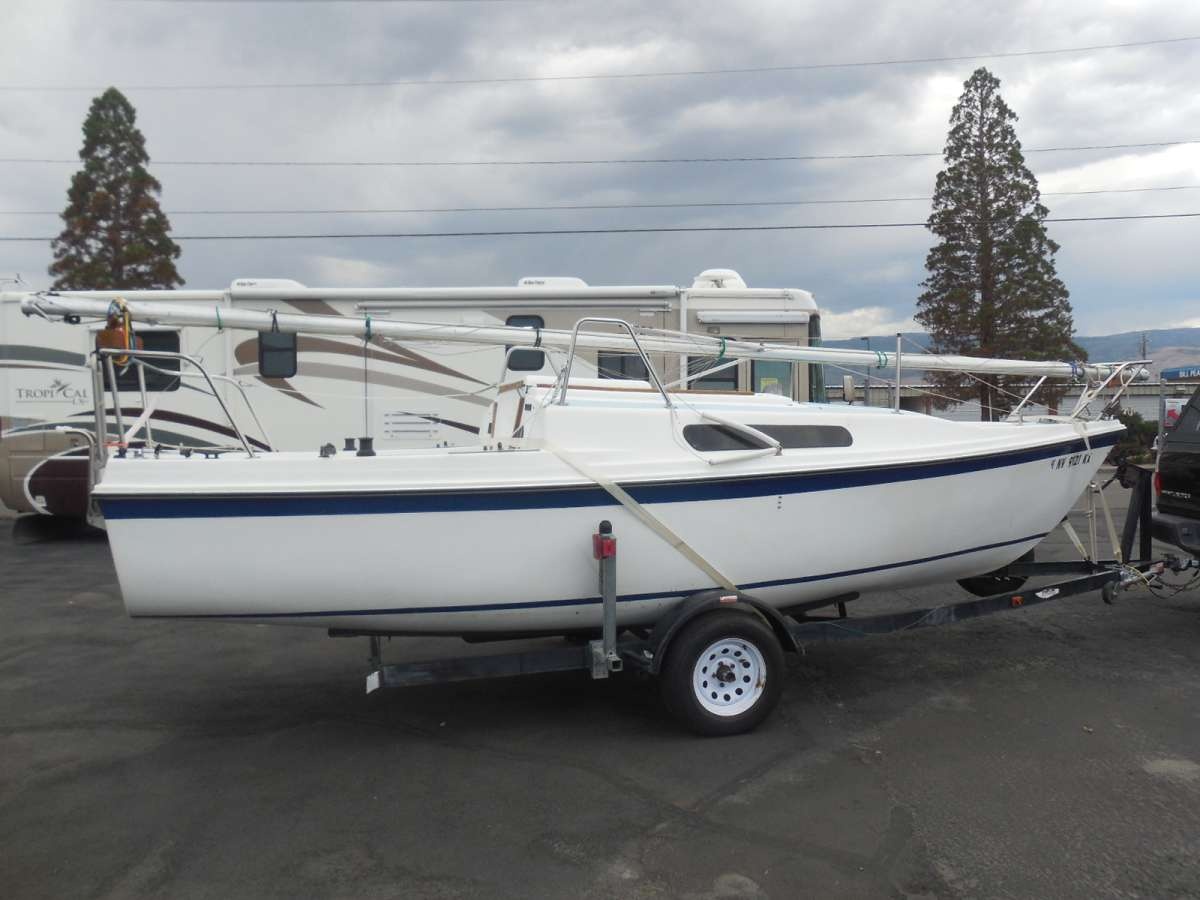 1981 MacGregor Sailboat 21' For Sale By Owner at Private Party Cars