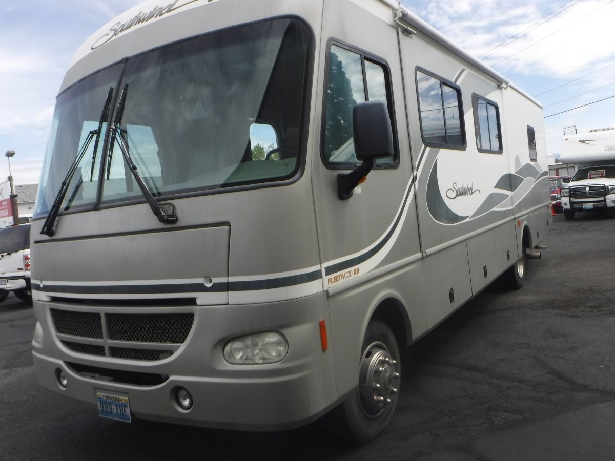 2004 Fleetwood Southwind 32VS Class "A" Motorhome For Sale By Owner