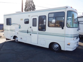 2003 Gulf Stream Cavalier Series M-8240-Workhorse