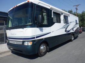 2005 Monaco Monarch SE Series M-30PDD Workhorse