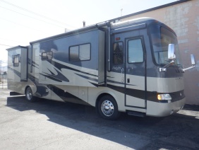 2006 Monaco Knight 33" Diesel Pusher Cummins