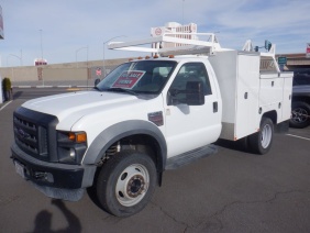 2008 Ford F450 Super Duty Regular Cab & Chassis 141in W.B. 2