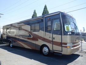 2004 Monaco Camelot 39? motorhome